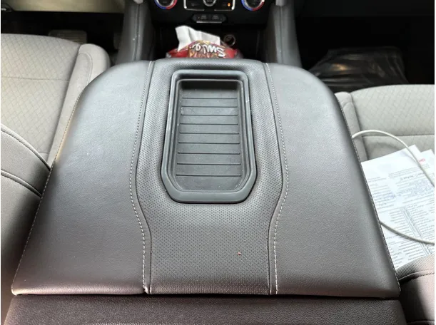 Car image 27