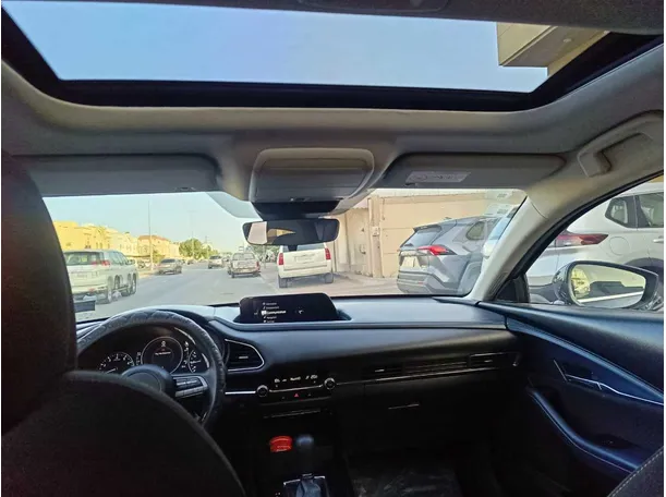 Car image 17