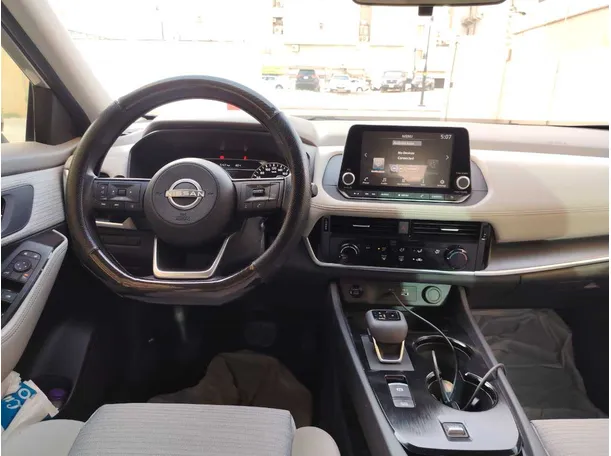 Car image 19