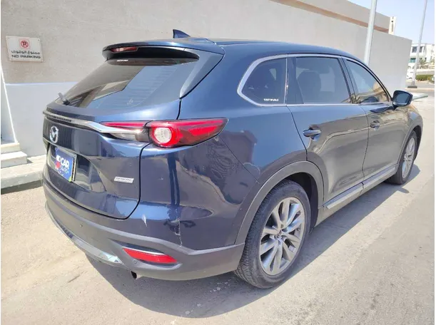 Car image 5