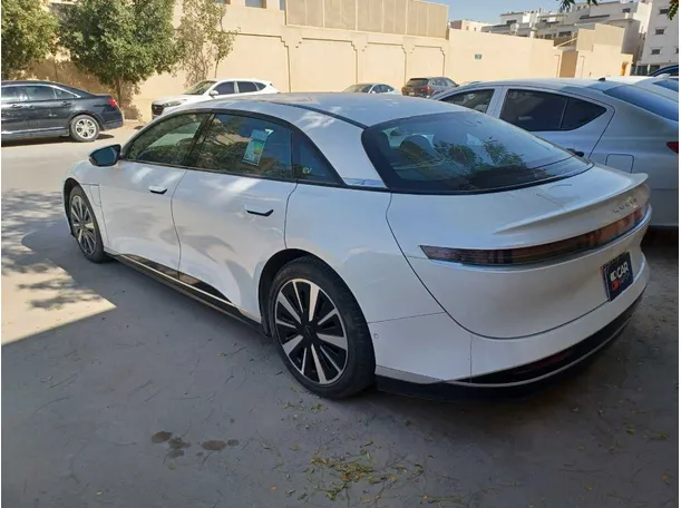 Car image 7