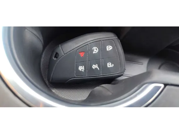 Car image 25