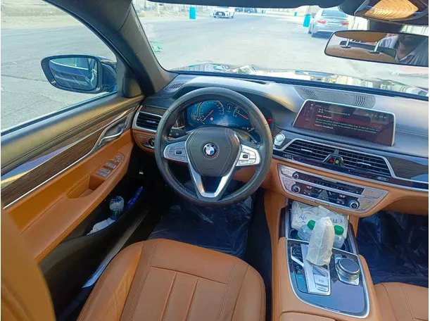 Car image 26
