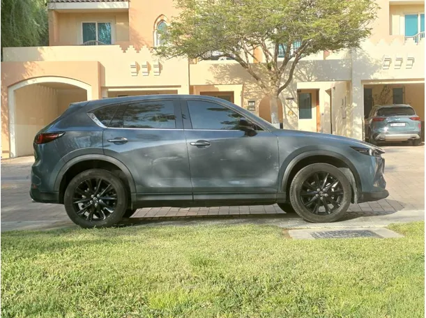 Car image 4
