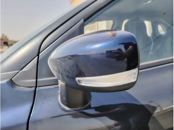 Car image 30