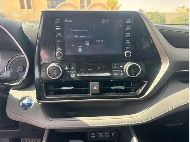 Car image 16