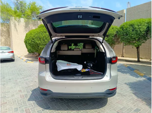 Car image 26