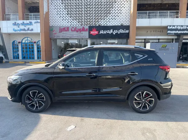 Car image 8