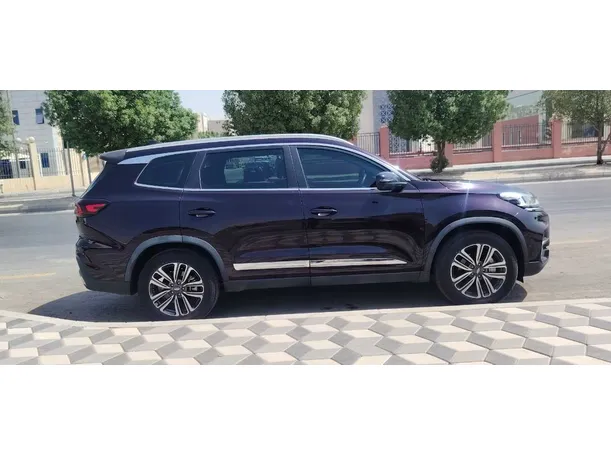 Car image 4