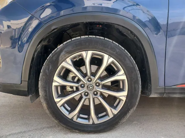 Car image 9