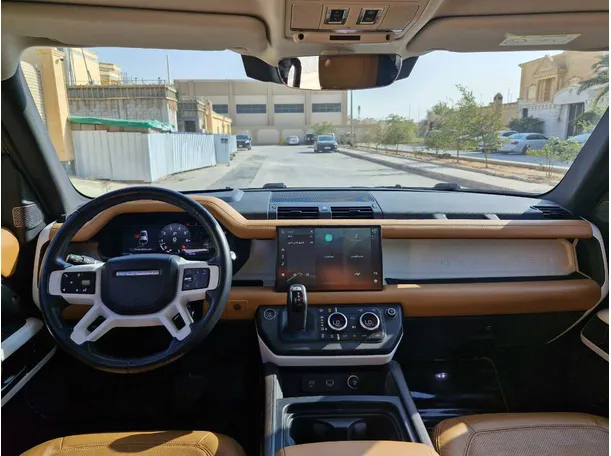 Car image 17