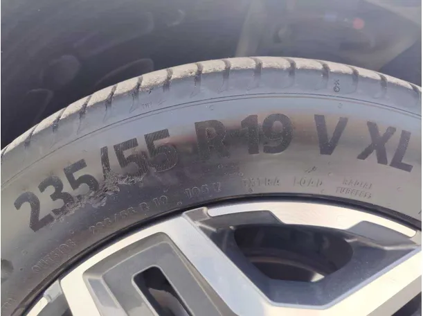 Car image 31