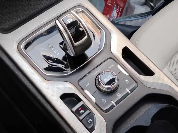 Car image 23