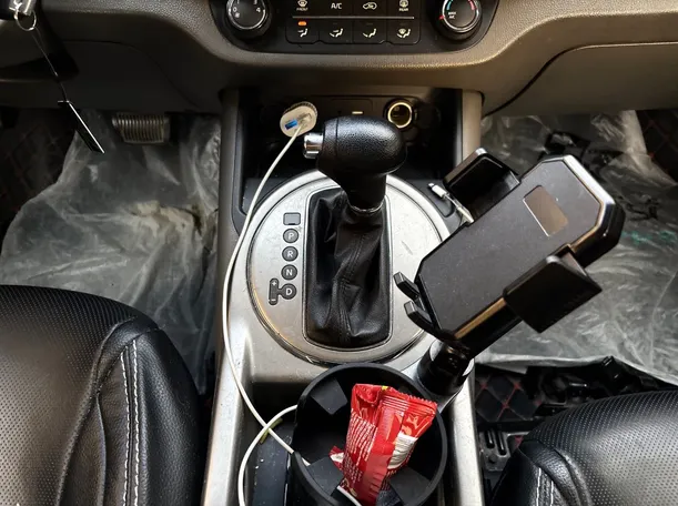 Car image 19