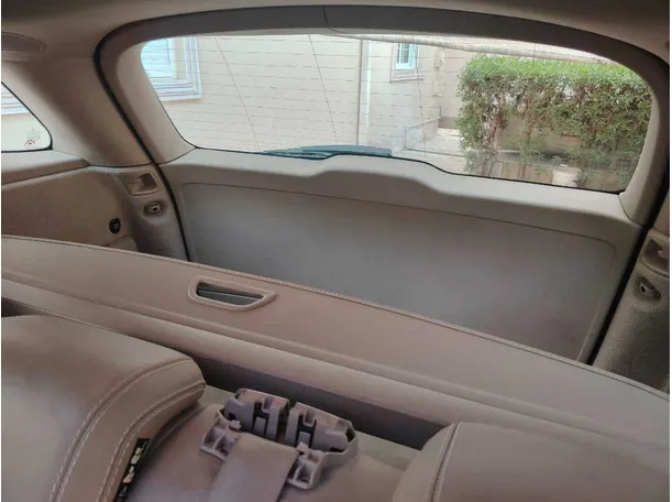 Car image 32