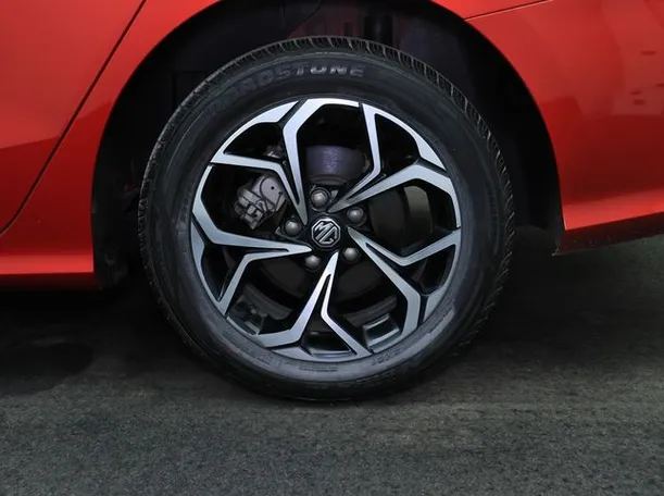 Car image 7