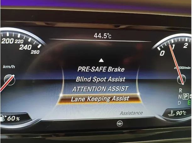 Car image 26