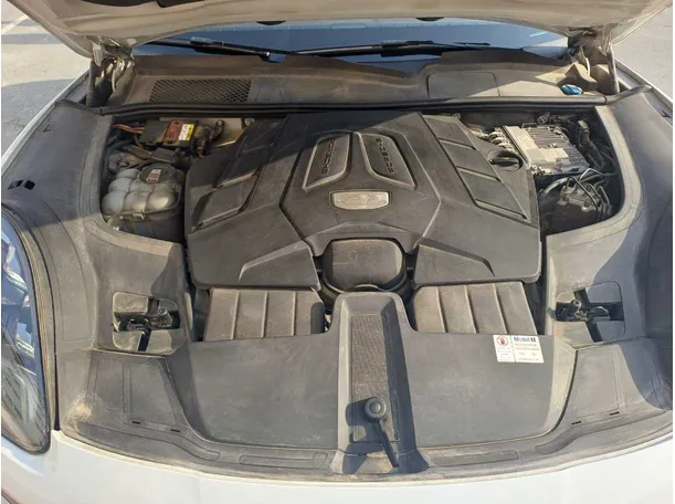 Car image 25