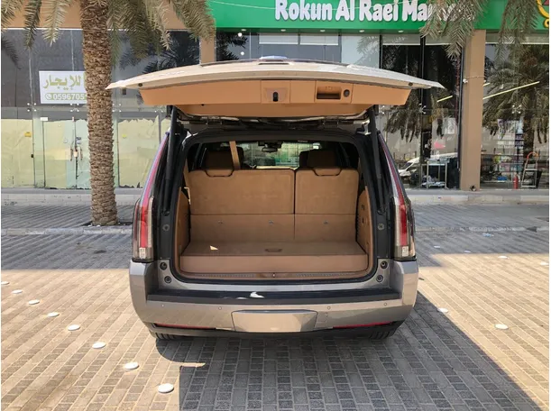 Car image 21