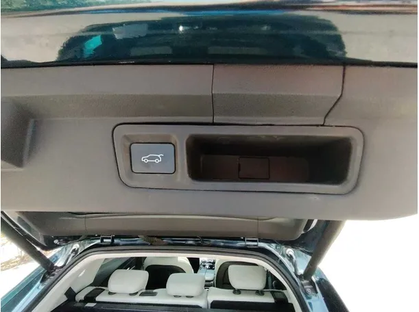 Car image 34