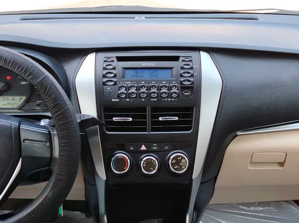 Car image 18
