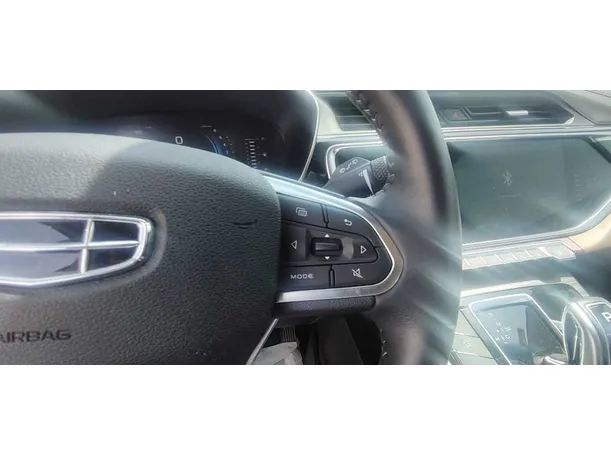 Car image 26