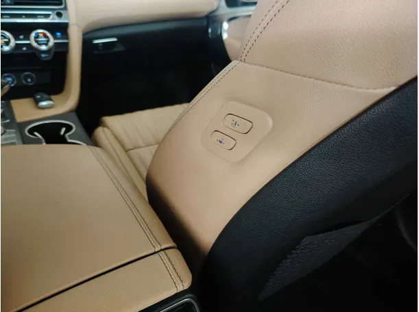 Car image 39