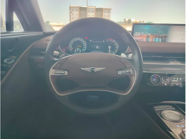 Car image 26