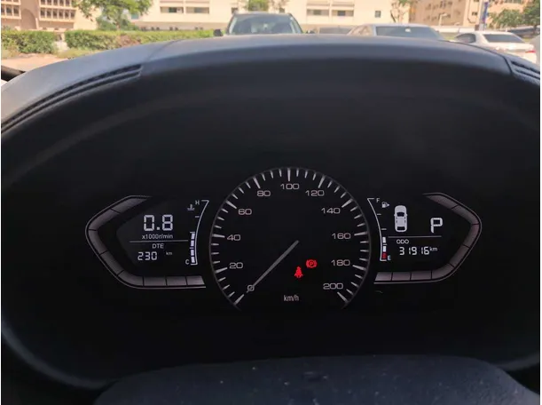 Car image 18