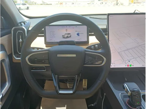 Car image 17