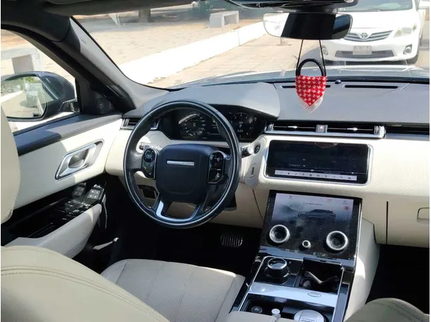 Car image 21