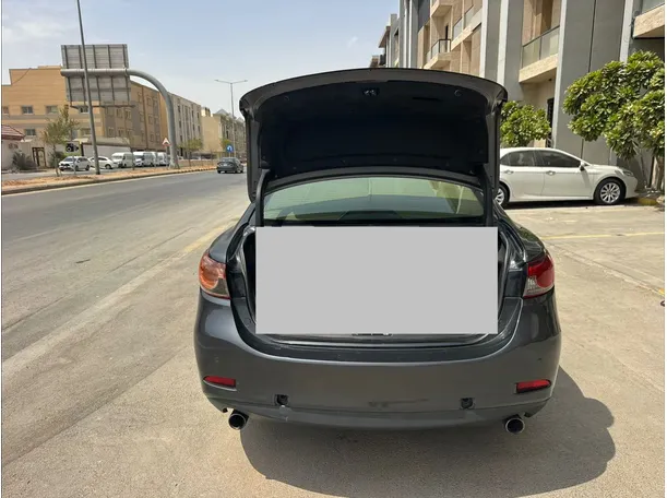 Car image 19