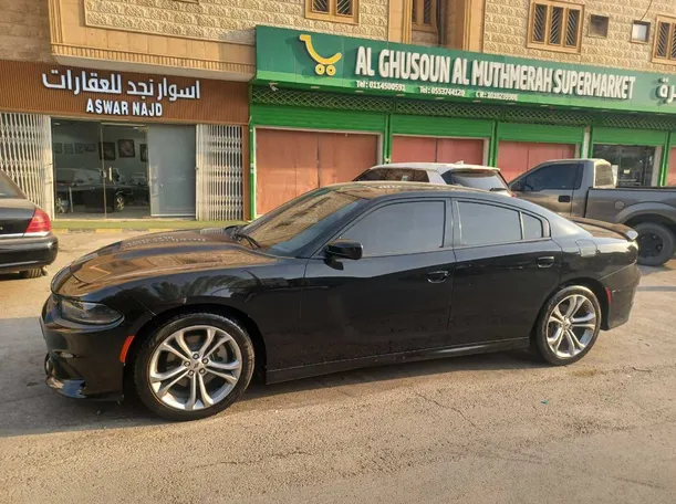 Car image 8