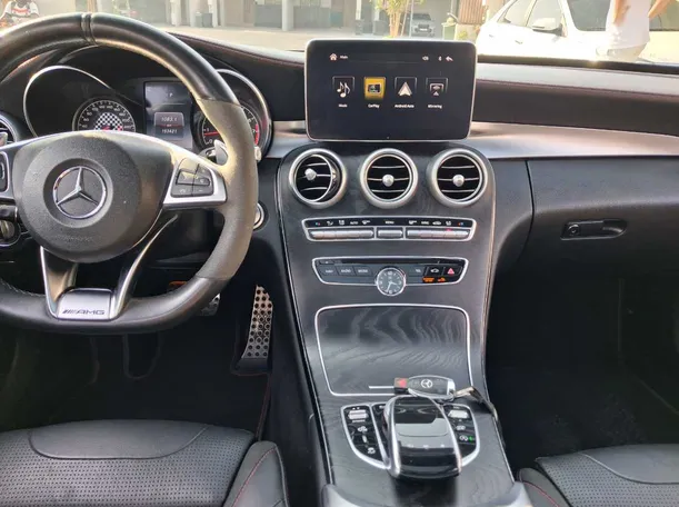 Car image 18