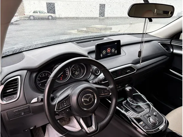 Car image 13