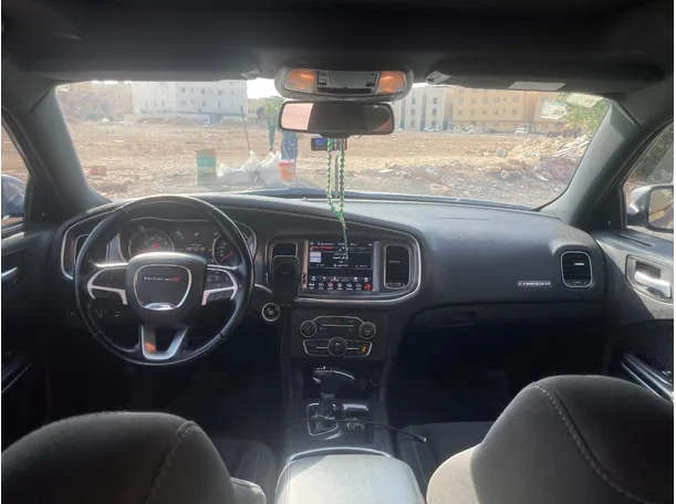 Car image 17