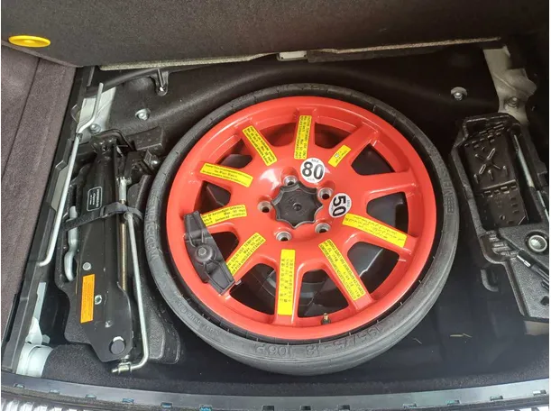 Car image 20