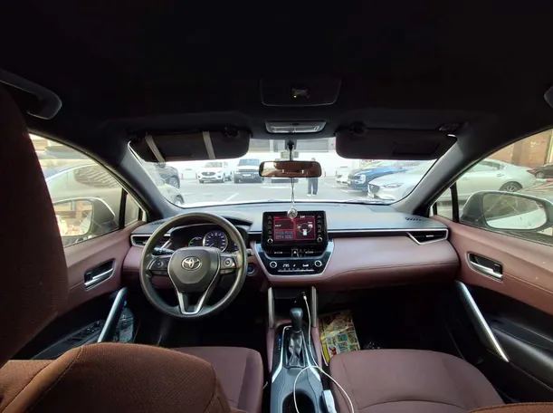 Car image 14