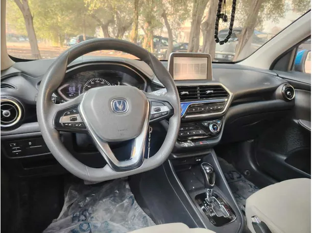 Car image 27