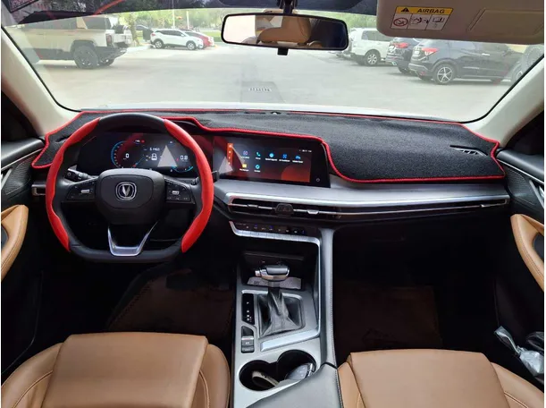 Car image 15