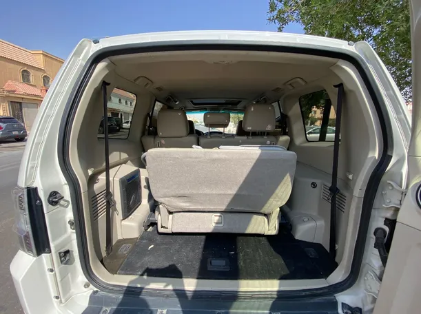 Car image 23