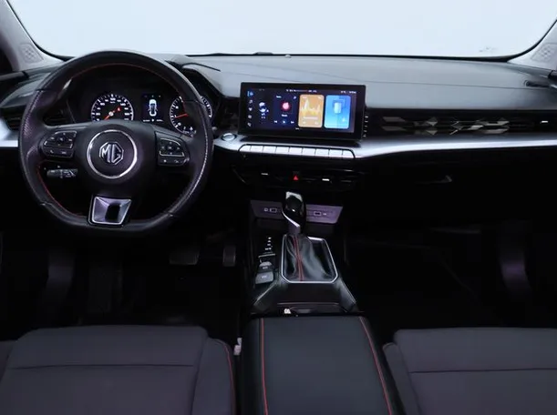 Car image 14