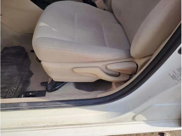 Car image 38