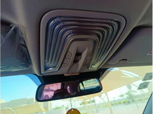 Car image 34