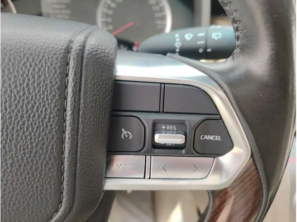 Car image 43