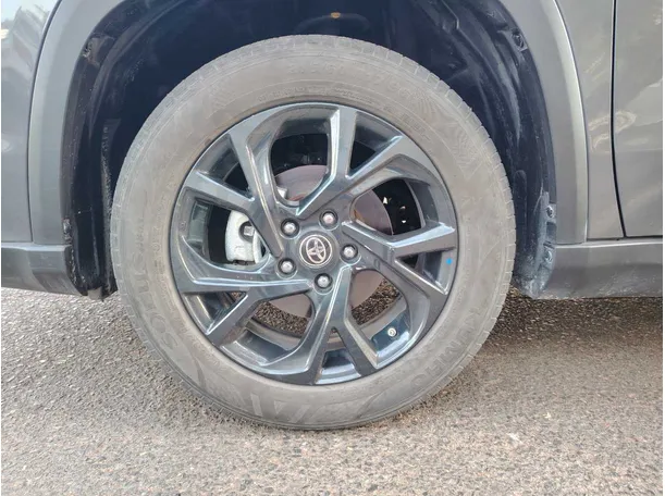 Car image 11