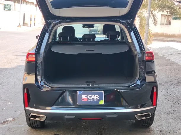Car image 26