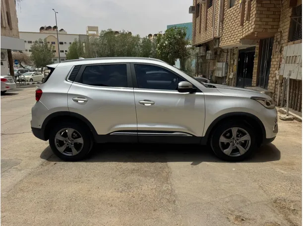 Car image 4