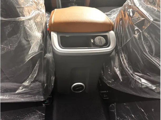 Car image 23