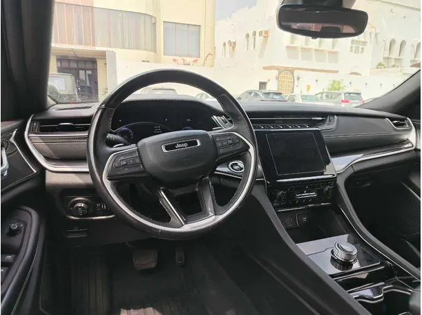 Car image 26